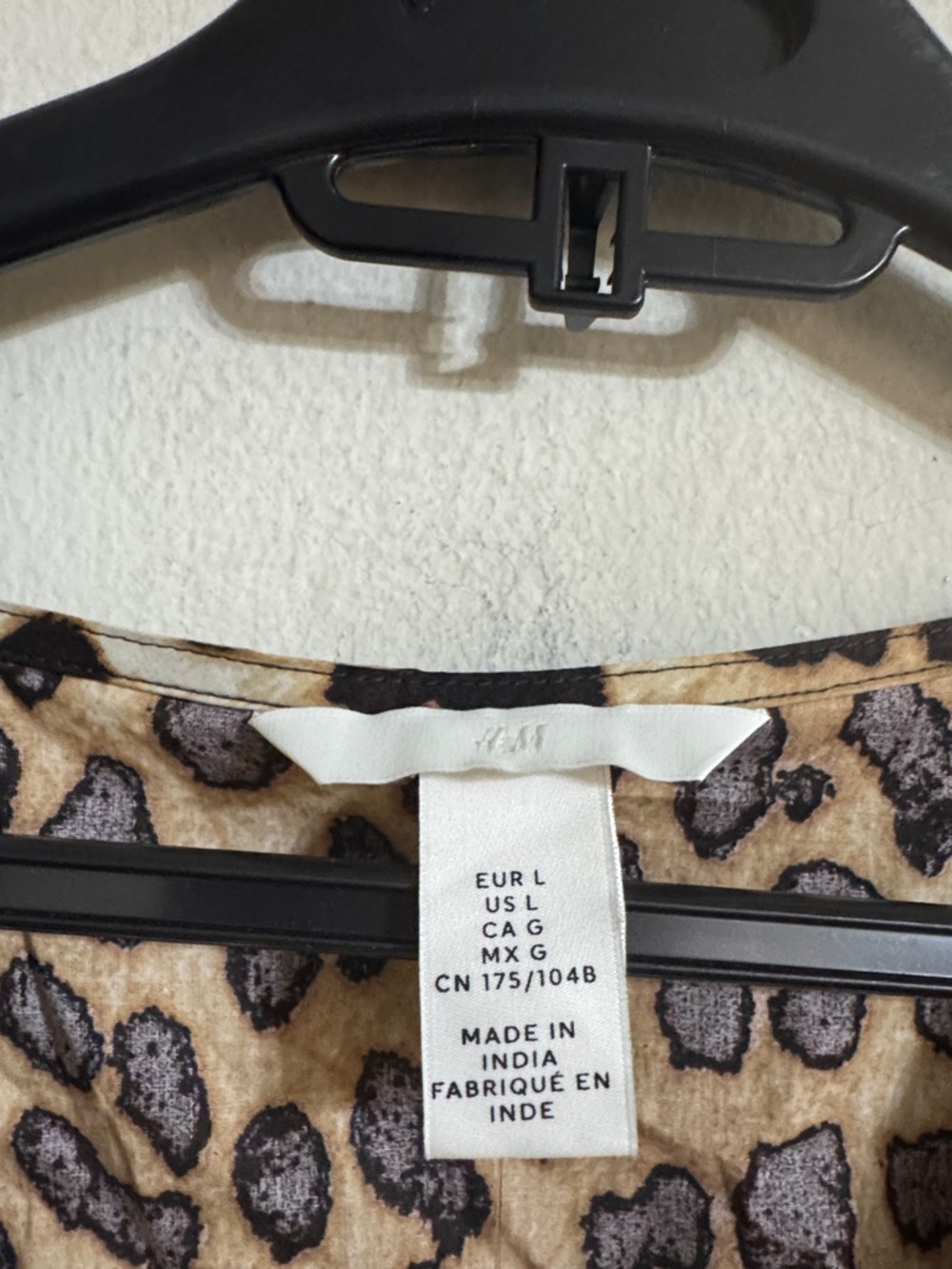 H&M Leopard Print V-Neck Smocked Waist Dress - Picture 6 of 6
